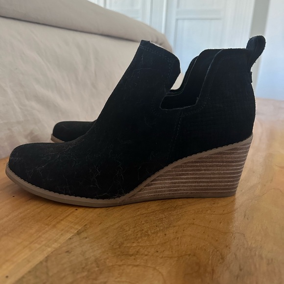 Toms Ankle Boot - Picture 1 of 5